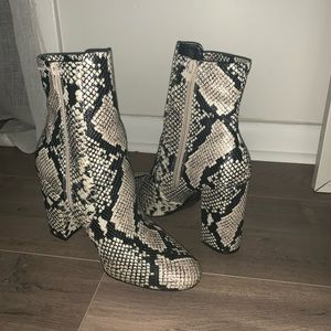 Size 9 Snakeskin Aldo Booties